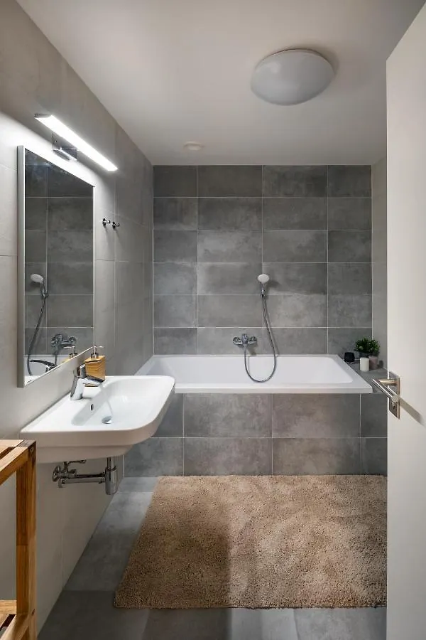 Prague Days - Exclusive Condo In Trendy Neighbourhood Apartment